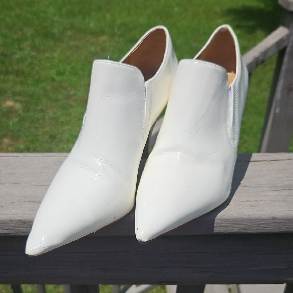 Tory Burch White Patent Leather Pointed Toe Heels – Size 8.5